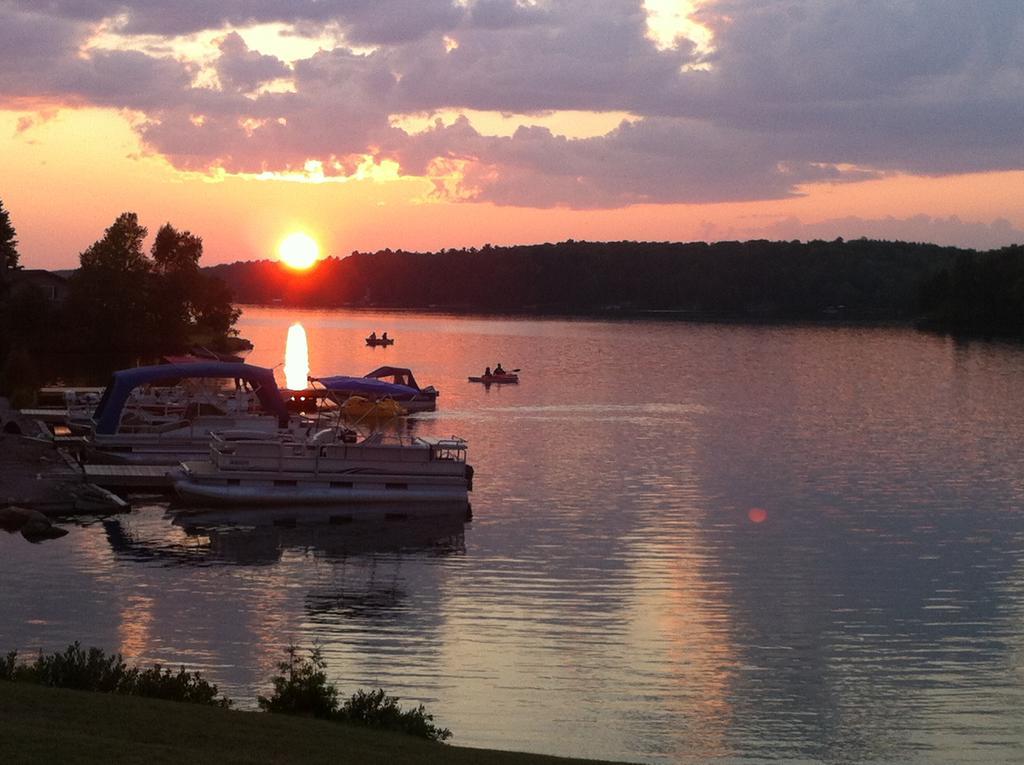 Lake Lauzon Resort Blind River Rum bild